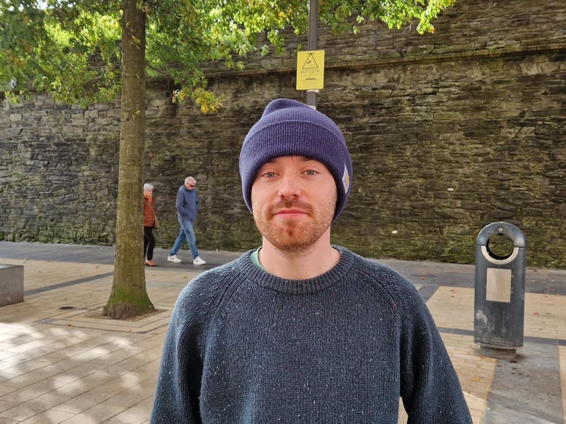 Darragh O’Loughlin, originally from County Kildare but living in Derry for the past two years, said he is looking forward to showing friends from England what Europe’s largest Halloween celebrations are like. “I’m going to leave it as a bit of a surprise just how big the scale of Halloween is here,” said Darragh. This year, Darragh is dressing up as a chef, but beneath his chef’s hat will be a rat, inspired by Pixar’s Ratatouille. The film Hereditary is the movie that Darragh said scared him the most.