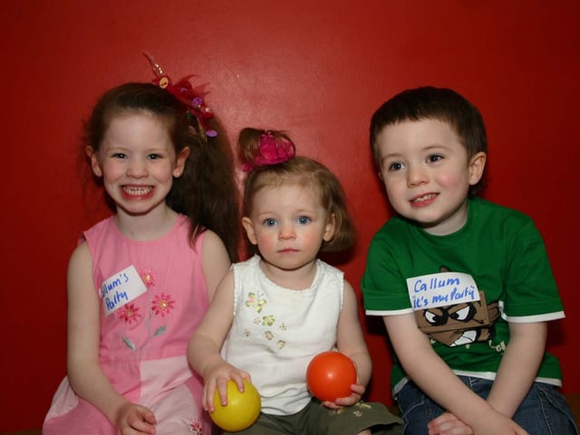 Left to right Zoe, Abby and Callum enjoying the birthday party. 3628/dd : Parties in Derry in Spring 2006.
