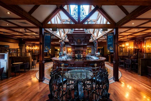The interior of the bar at Da Vinci's
