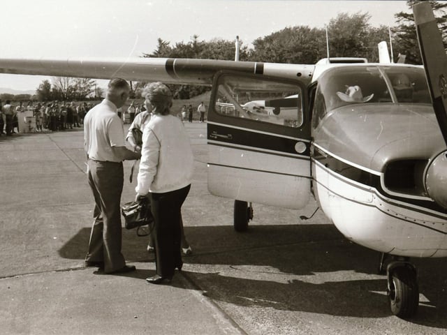 London / Derry Air Race finish at Eglinton Airfield.