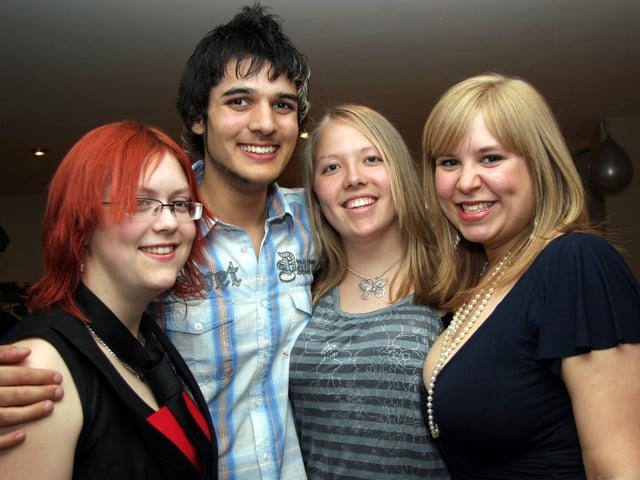 Hanna Evans, Rajiv Chada, Louise saunders, Katrina Jones 0511JML : Parties and celebrations across Derry in May 2006.