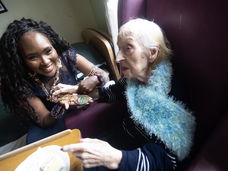 Longfield Care Home resident, 100 years-young Lily Canning gives the Mayor, Lillian Seenoi-Barr gets a look at the Mayoral Chain of Office during Thursday's 25th anniversary celebrations. (Photos: Jim McCafferty Photography)