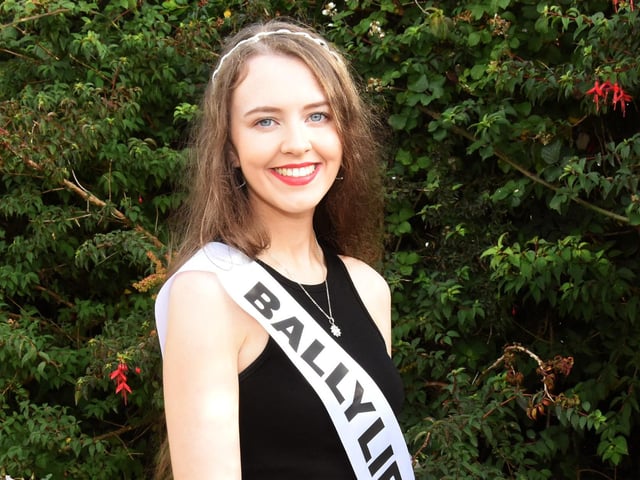 Nicole Gallagher sponsored by Ballyliffin Hotel.