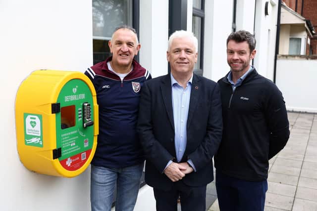 John Deery (left) from Eglinton with Peter O’Hare (right) and Head of British Heart Foundation NI, Fearghal McKinney.