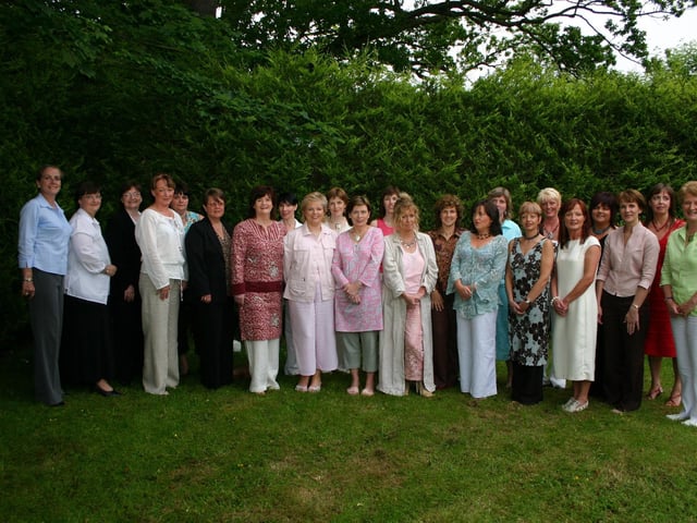 The Thornhill Past PupilsGroup who met up again after 25 years at the Broomhill Hotel 6337dd : Thornhill 25 year reunion.
