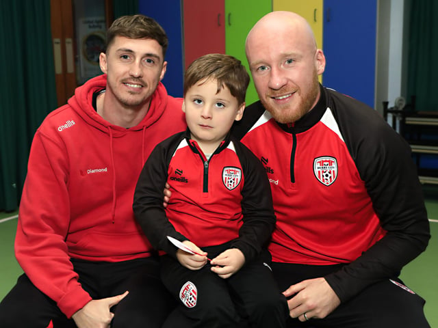 Derry City players Gavin Whyte & Liam Boyce visiting Greenhaw PS in the run up to their IFA Cup final against Waterford. (Photo - Tom Heaney, nwpresspics) : .
