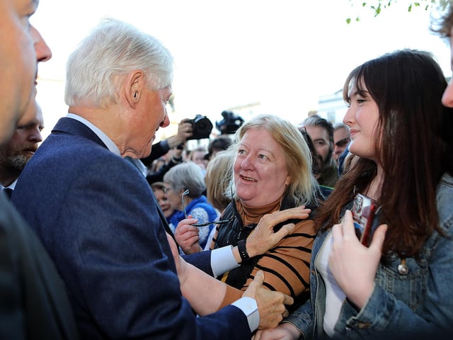 Bill Clinton chats to the public in Derry.