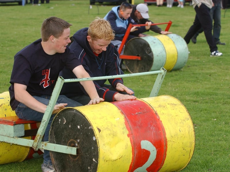 Derry youngsters enjoying summer in August 2003