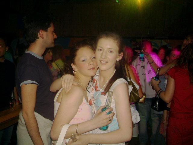 Exif-JPEG-422 : Out Last Night pictures in Derry bars in May 2005.