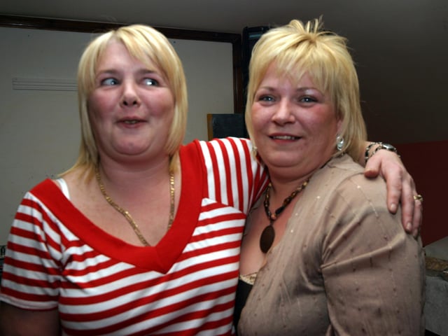 Matilda poses for the photographer with her best friend Ann-Marie. 0019/JML