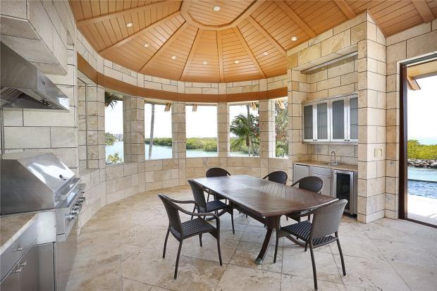 The property has Polynesian influences.