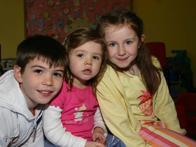Jack Kayleigh and Kate enjoying the party in Jack and Jills Waterside. 5061dd : Parties and celebrations in Derry in April 2005.