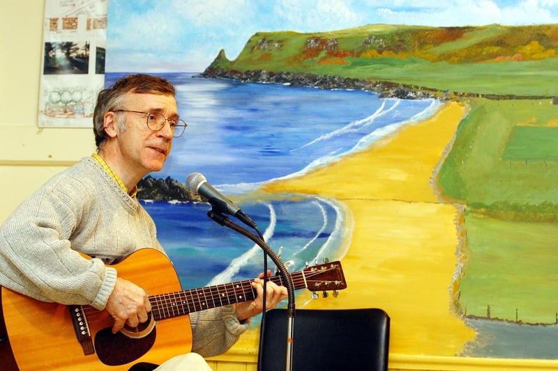 Patrick McCartney the opening artist in the Carrowmenagh Christmas Concert held in the Community Centre. (3112C50)