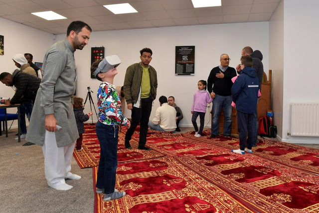 The North West Islamic Association’s centre in Pennyburn was open for a Tea and Tour on Sunday afternoon last. Photo: George Sweeney. DER2311GS – 04