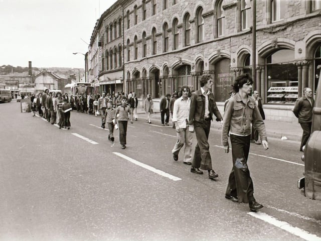 Pictured are people taking part in anti-internment demonstrations across Derry in August 1975 on the anniversary of the introduction of internment without trial in the north of Ireland four years earlier on August 9, 1971. Photos: Derry Journal.