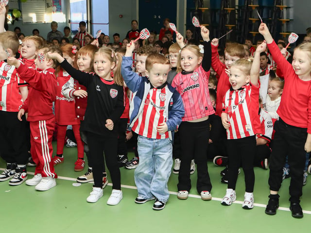 Derry City players Gavin Whyte & Liam Boyce visiting Greenhaw PS in the run up to their IFA Cup final against Waterford. (Photo - Tom Heaney, nwpresspics)
