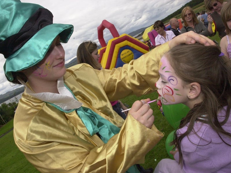 Derry youngsters enjoying summer in August 2003