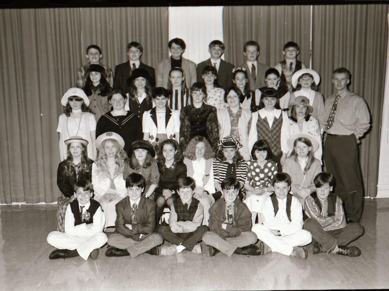 Derry schoolchildren making their Confirmations back in April 1994.