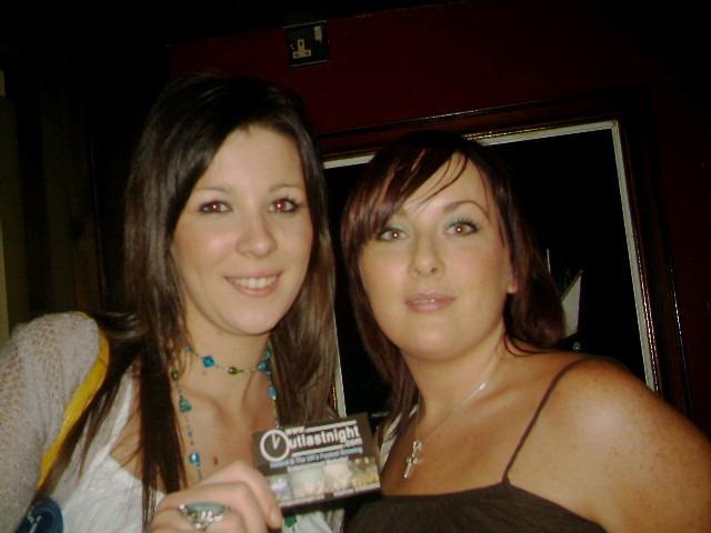 Exif-JPEG-422 : Locals having a good time at Derry's nightlife spots back in June 2005.