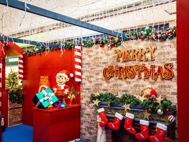Derry, Northern Ireland. 7 November 2025. Christmas celebrations get underway at Foyleside Shopping Centre as Santa arrives to launch the festive season. Credit: Aodhan Roberts. : Christmas at Foyleside. Photos by Aodhán Roberts.