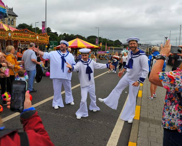 Singing sailors entertain during the Foyle Maritime Festival. Photo: George Sweeney.  DER2229GS – 057