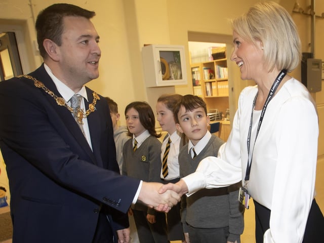 Mrs. Julie McCarter welcoming the Mayor, Ruairi McHugh to the Model Primary School. (Photos: Jim McCafferty Photography)