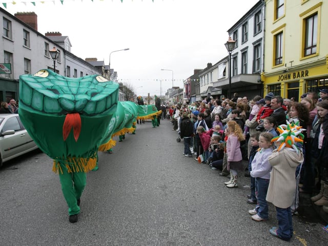 A large snake slithers the streets of Buncrana looking for St. Patrick. (1803C44) : St Patrick's Day Buncrana 2005.