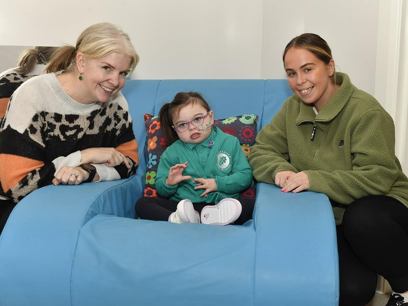 Ardnashee School P1 pupil Zoe pictured with Lisa and Caoimhe.