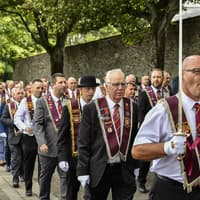 19 photos of the Apprentice Boys of Derry parading around the walls