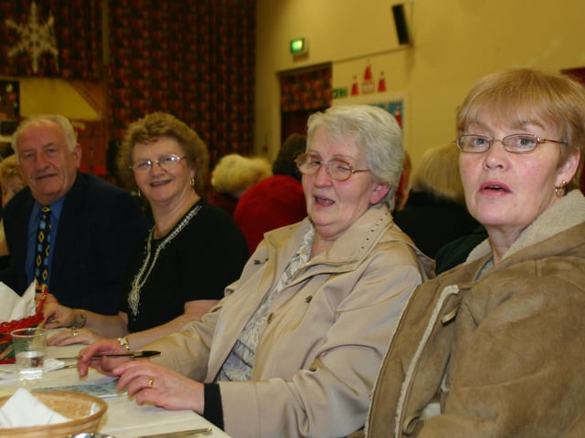 Having an enjoyable  time at the Christmas party in the Fountain P.S1801/DD : Christmas and New Year Parties 2006.