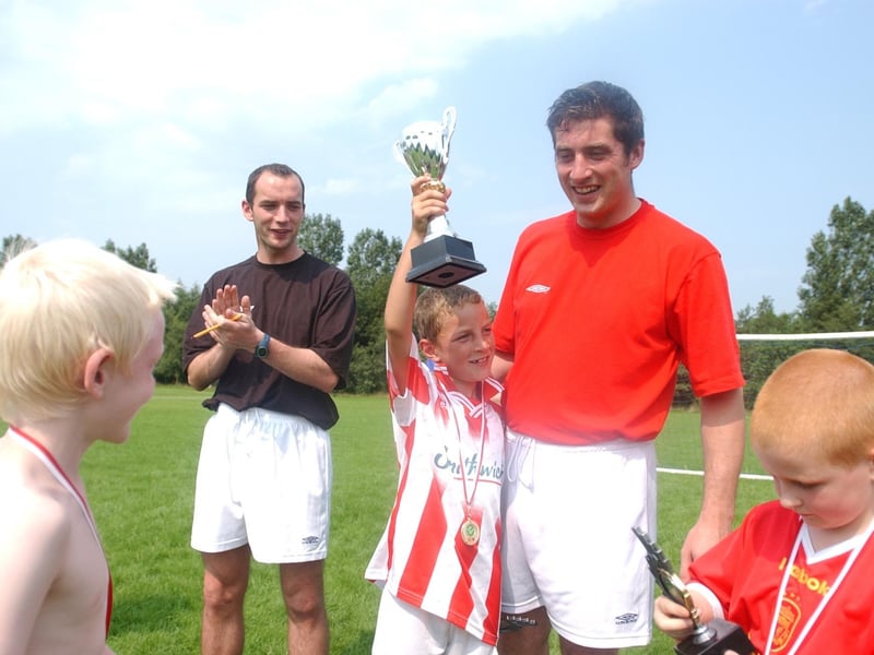 Derry youngsters enjoying summer in August 2003