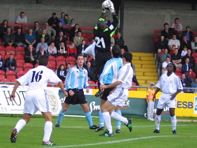 Derry keeper Russell Payne collects the ball. (2208JB90)