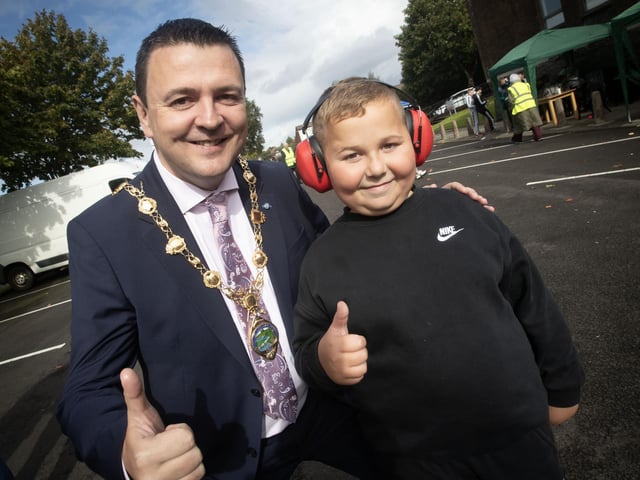Grabbing a photo with the Mayor on Saturday.
