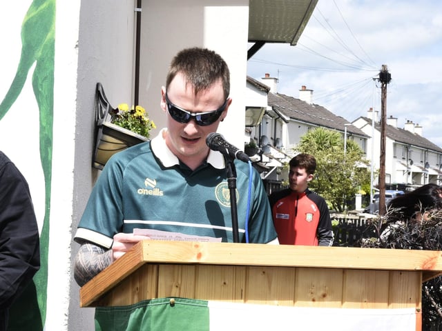 Daniel Gallagher : .