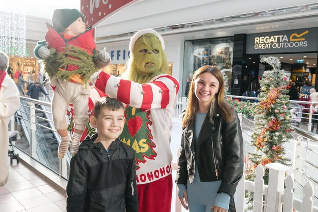 Christmas at Foyleside. Gerard Gormley Photography