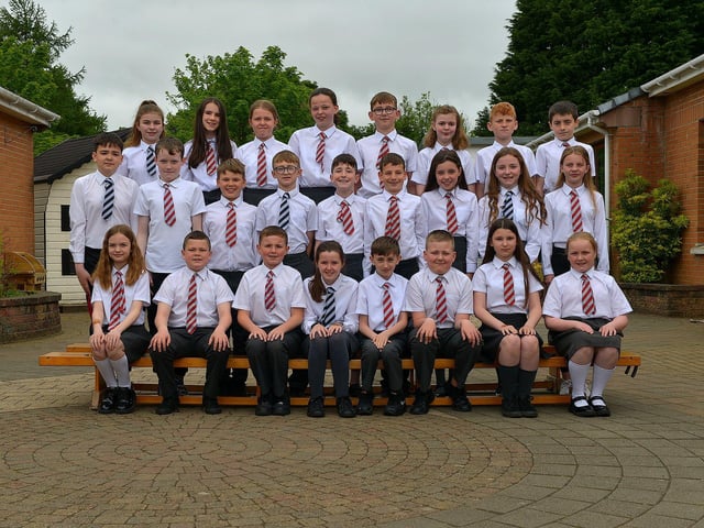 Mrs Hegarty and Miss Leonard’s P7 leavers class at Drumahoe Primary School. Photo: George Sweeney. DER2321GS – 102