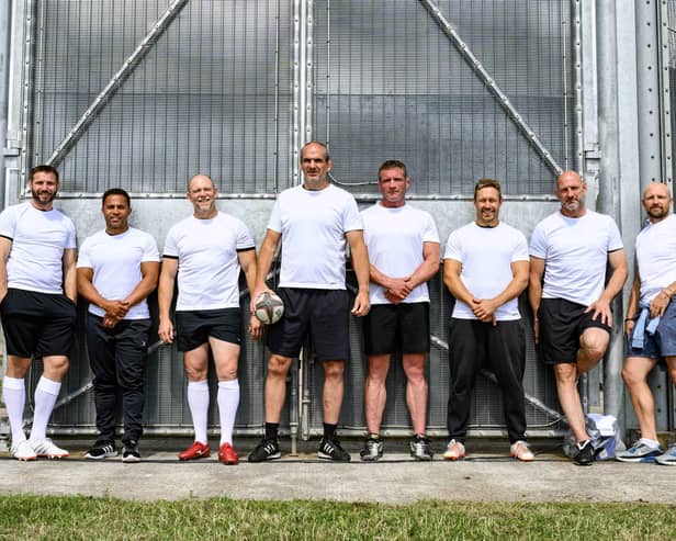 Ben Cohen, Jason Robinson, Mike Tindall, Martin Johnson, Phil Vickery, Jonny Wilkinson, Lawrence Dallaglio, and Matt Dawson