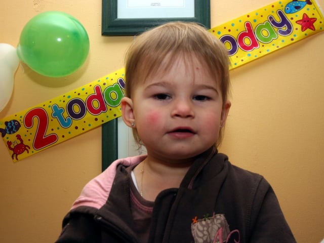 Leah Mc Callion 2nd birthday at home 0009/JML : Parties and celebrations January 2006: Leah McCallion.