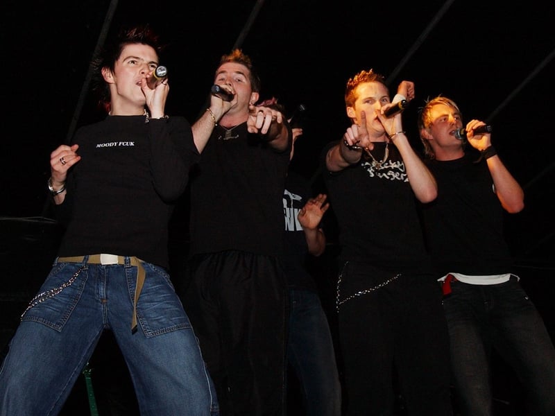 Derry's Christmas light switch-on in November 2003