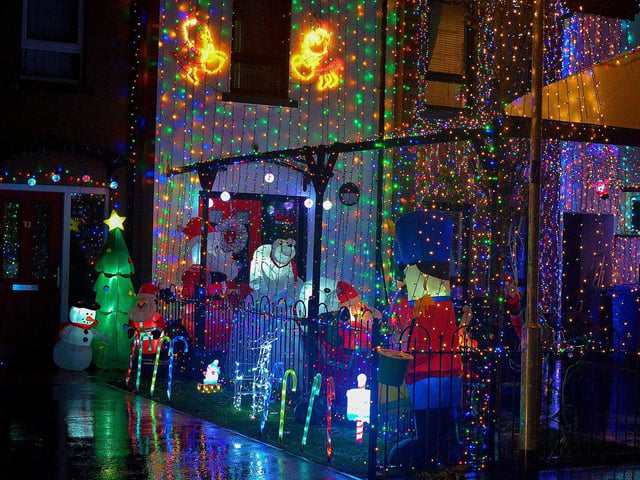Colourful Christmas Drive aka Racecourse Drive. Photo: George Sweeney. DER2244GS – 041