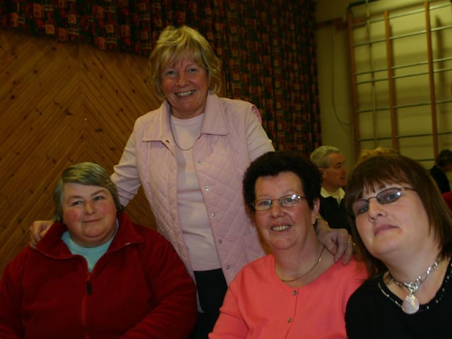 Having a great time at the Christmas party in the Fountain P.S. 1796/DD : Christmas and New Year Parties 2006.