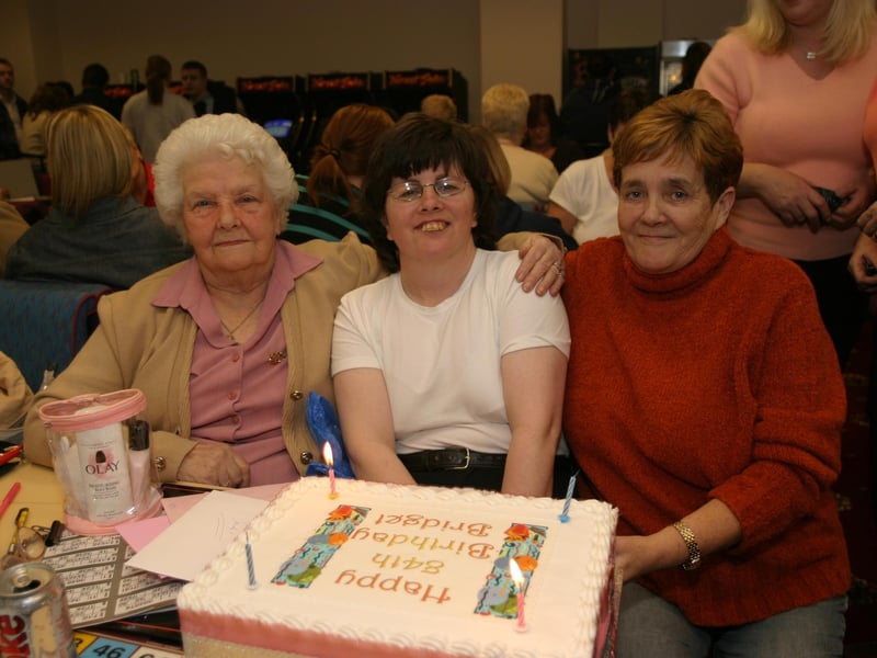 Pictures of Derry parties and celebrations in December 2003