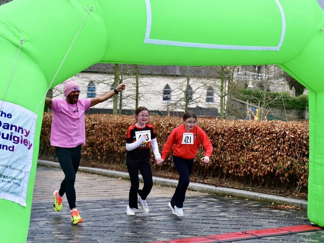 Nailor's Row came alive as children from four local primary schools took part in the second annual Anthony Hegarty 1km Dash.