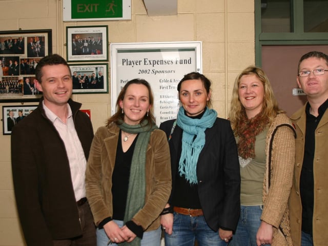 The James Gang Left to right Thomas , AnnMarie, Geraldine, Sinead and Cathal enjoying the quiz at the City of Derry Rugby Club in aid of the Foyle Hospice. 685/dd : Parties in December 2005.