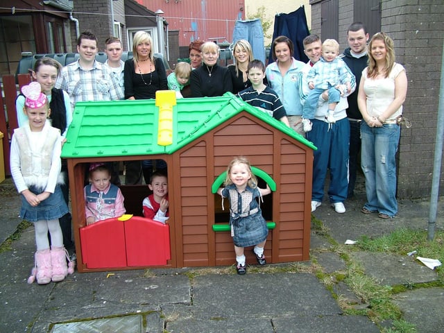 DSCF5434
Little Abbie pictured at her new house with her friends and family at her 2nd birthday party. : Parties and celebrations March 2006: Abbie McLaughlin.