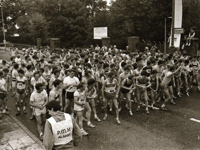 Runners at the Waterside Half Marathon in 1985.