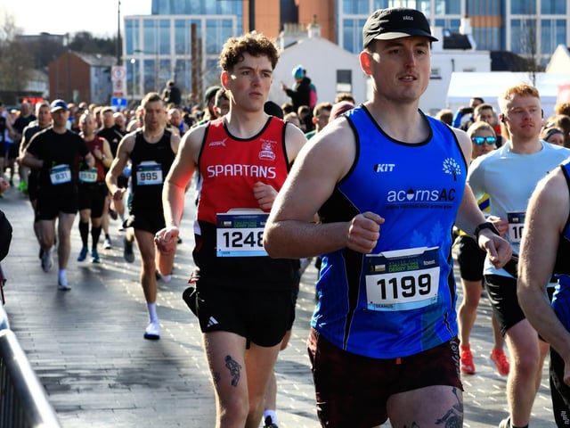 Runners taking part in the Bentley Group Walled City 10 Mile race, Ebrington Square. (Photo - Tom Heaney, nwpresspics)