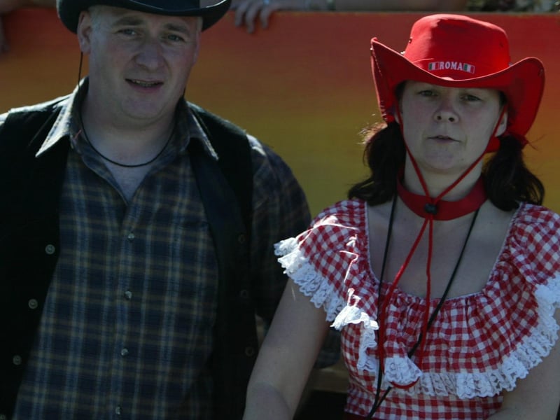 Sean "John Wayne" Brown and Gwen "Annie Oakley" Harrigan.  (2608JB48)