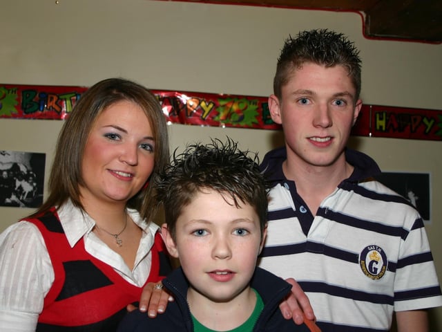 Gemma with her brothers Damien and Emmett on her 18th Birthday. 2581/dd : Parties and nights out in Derry and Donegal in February 2006.