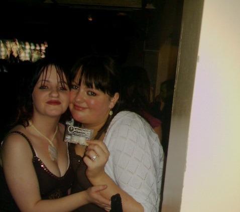 Exif-JPEG-422 : Locals having a good time at Derry's nightlife spots back in June 2005.